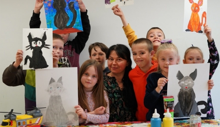 Kunst und Güte: Ukrainische Kinder in Linz entdecken ihr Talent dank kostenlosen Malkursen